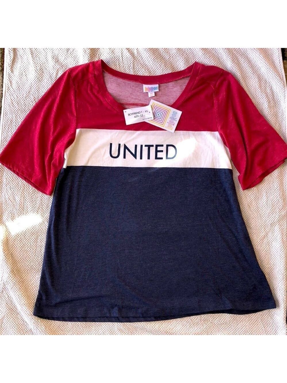 𝅺NWT Womens XSmall LuLaRoe SS Boyfriend TShirt “United”
